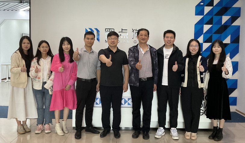 0-合照_WPS图片.jpg 0-合照_WPS图片.jpg